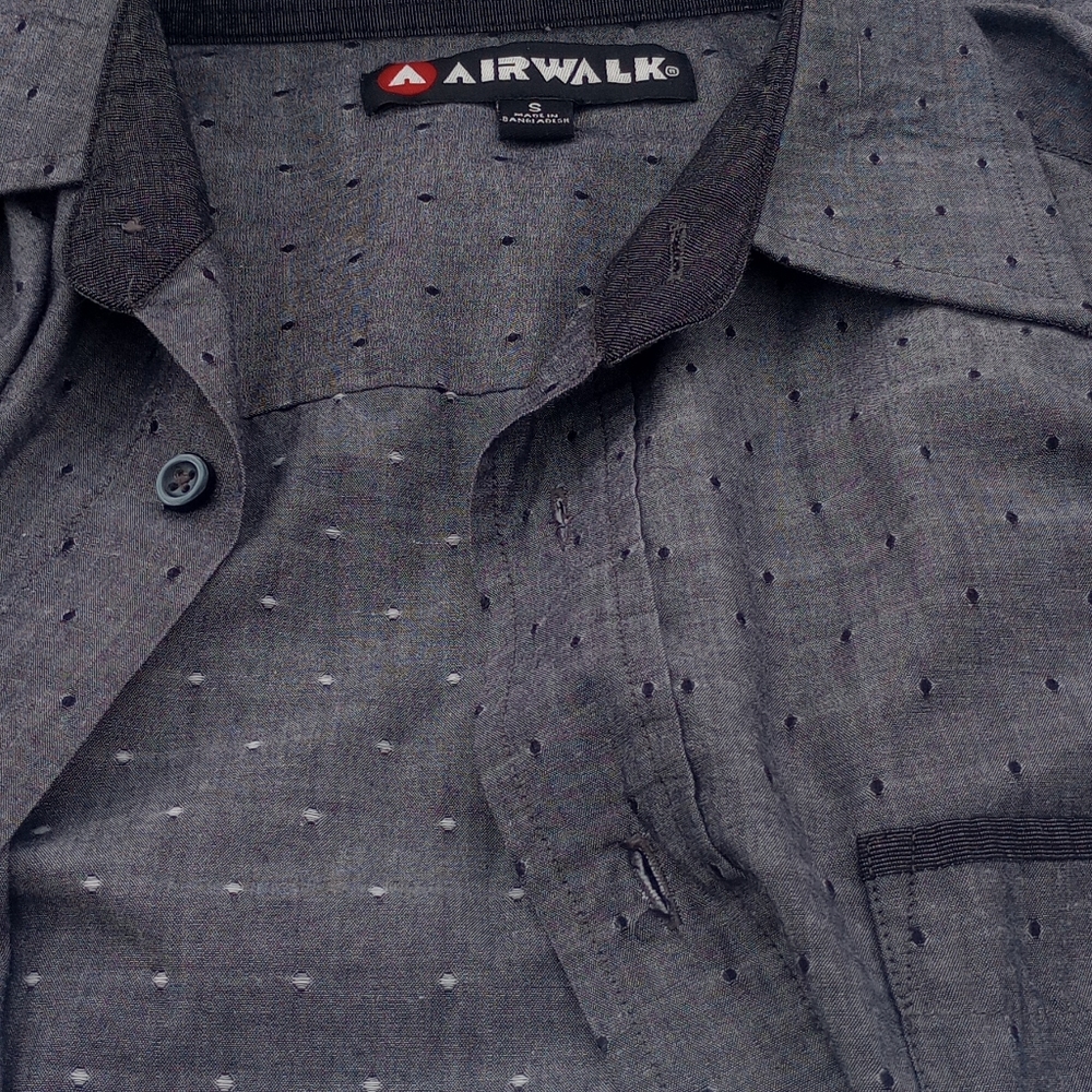 Airwalk size S long sleeve button down - Picture 3 of 7